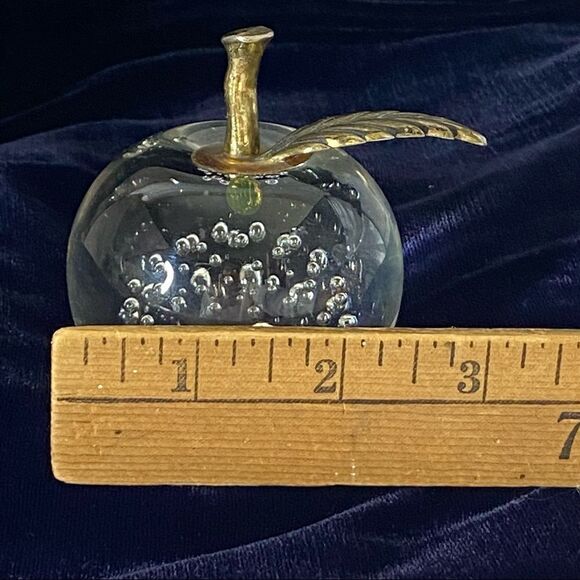 WT Art Vintage Clear Bubbled Glass Apple Paper Weight - Picture 8 of 8